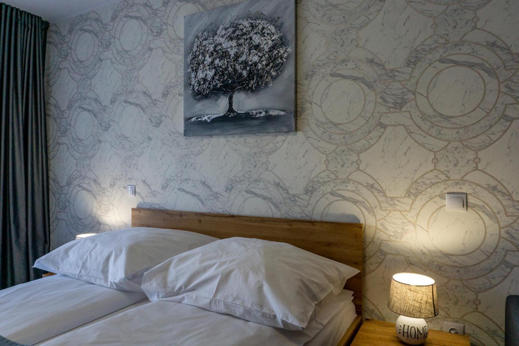 Hotel Epic Centrum Cisnadie Номер фото